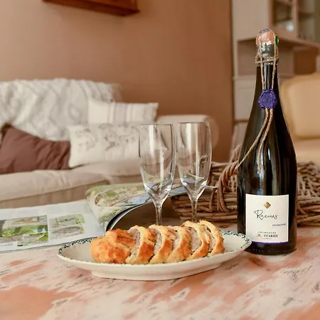 Le Clos Des Voisins بيت للعطل